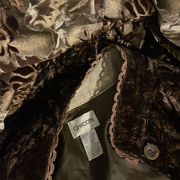 Chicos Crushed Velvet and Brocade Paneled Jacket Size3 Chicos = size 16 - Picture 7 of 9